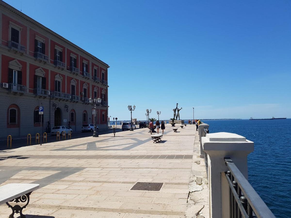 Philos - Appartements & Rooms Taranto Exterior photo
